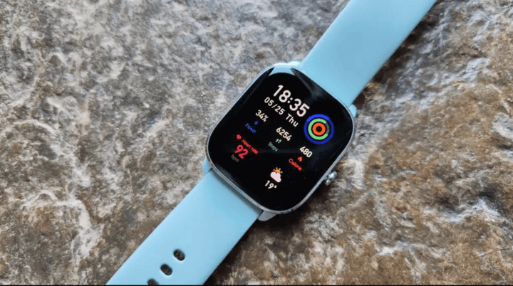 การออกแบบสวยงามสมาร์ตวอทช์ขนาดกะทัดรัดที่มีฟีเจอร์ครบครัน