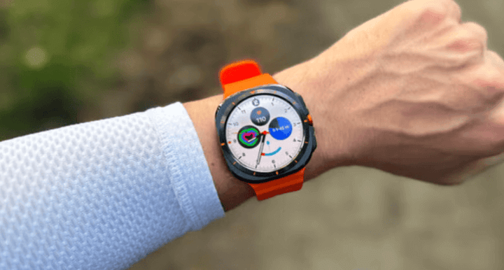 หน้าจอ AMOLED – คมชัด สว่างสดใส มองเห็นได้ชัดเจนแม้กลางแดด