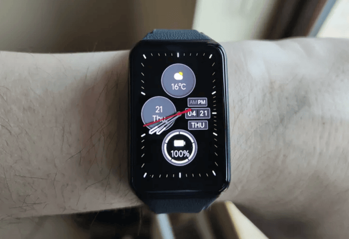 āļŦāļāđāļēāļāļ AMOLED āļāļĩāđāđāļŦāđāļŠāļĩāļŠāļąāļāļāļĄāļāļąāļāđāļĨāļ°āļāļ§āļēāļĄāļŠāļ§āđāļēāļāļŠāļđāļ