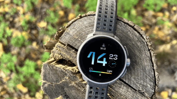 หน้าจอ AMOLED คมชัด สีสดใส มองเห็นได้ชัดเจนในทุกสภาพแสง พร้อมดีไซน์ที่ทนทานและเบา