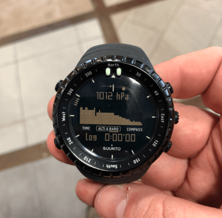 การแสดงผลของเครื่องวัดความกดอากาศใน Core แสดงค่าความกดอากาศที่แม่นยำเพื่อช่วยในการคาดการณ์สภาพอากาศ