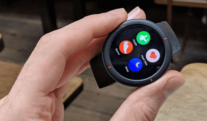 ฟังก์ชันพื้นฐานสมาร์ทวอทช์ที่มีฟีเจอร์การติดตามสุขภาพและฟิตเนส