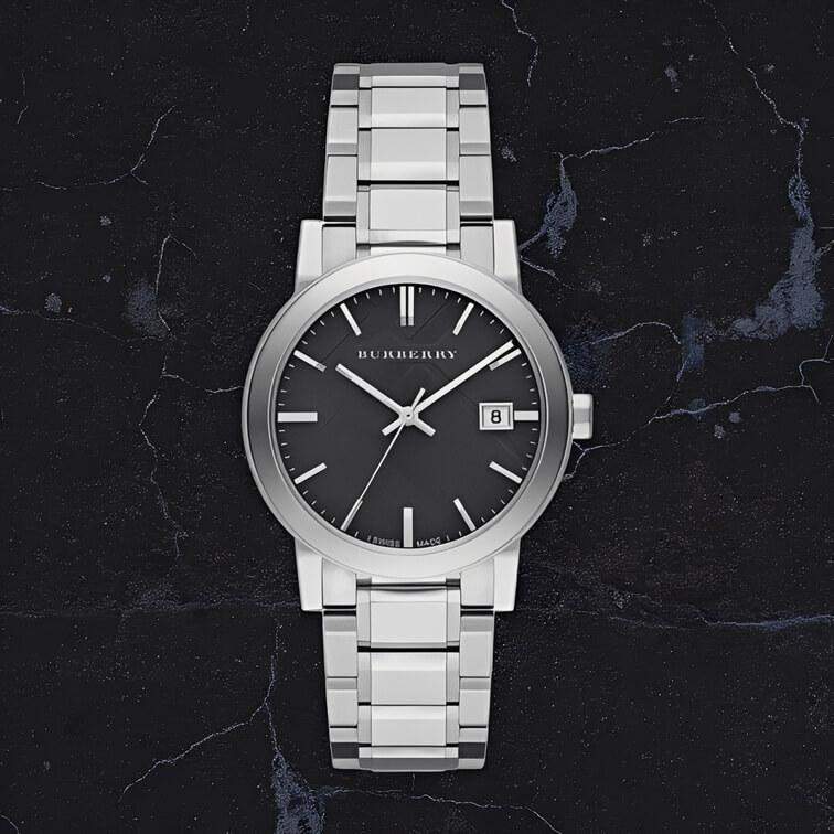 นาฬิกาหน้าปัดสีดำ พร้อมสายเชื่อมเงิน