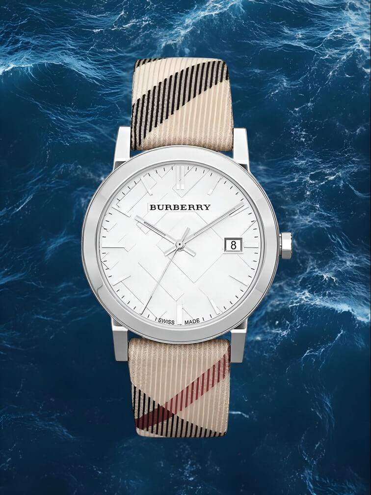 นาฬิกาสีเงินทั้งเรือนพร้อมหน้าปัดสีขาวและสายไนลอนสีเบจ ดีไซน์เรียบหรู