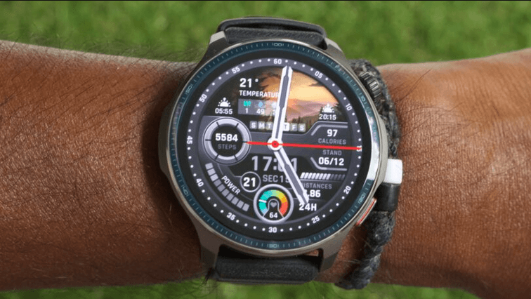 หน้าจอแสดงผล AMOLED คมชัด สีสันสดใส และปรับความสว่างอัตโนมัติตามสภาพแสง