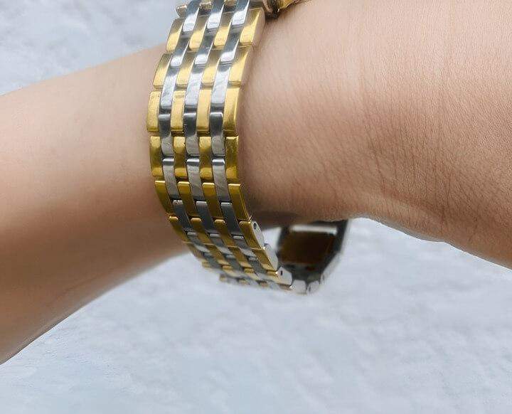 สร้อยข้อมือ Dolce ทำจากเงินและทอง ความหรูหราและดีไซน์ทันสมัย