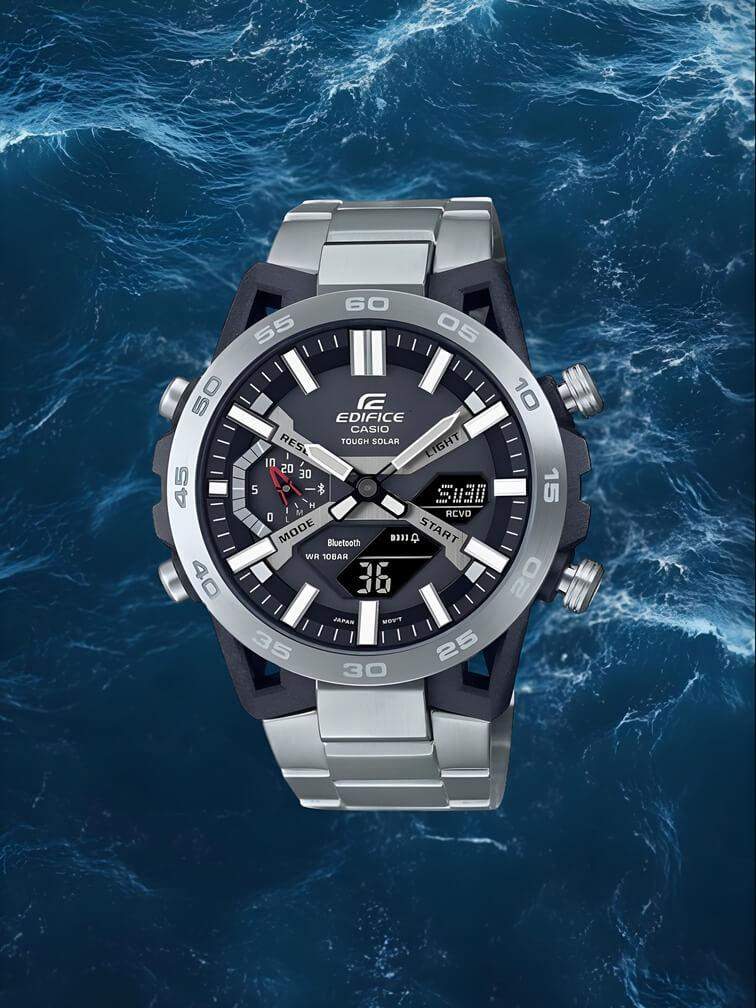 รุ่นทั้งหมดทำจากสแตนเลสสตีลสีเทา พร้อมเข็มสีเงิน, ฟังก์ชันโครโนกราฟ และการแสดงอุณหภูมิ