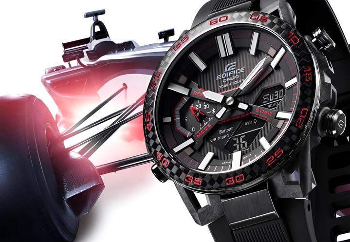 Edifice กับรถ Formula 1 อยู่ในพื้นหลัง