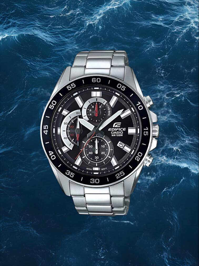 รุ่นทั้งหมดทำจากสแตนเลสสตีลสีเงิน พร้อมหน้าปัดสีดำและเข็มสีเงิน, ฟังก์ชันโครโนกราฟ และการแสดงวันที่