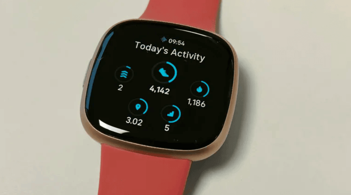 โหมดการออกกำลังกายหลากหลายที่รองรับการออกกำลังกายมากกว่า 40 แบบ เพื่อการติดตามฟิตเนสที่ครอบคลุมและแม่นยำ