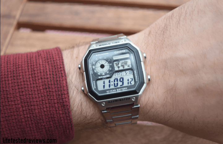 ฟังก์ชันเด่นของ Illuminator เช่น ไฟส่องหลังและโหมดเวลาโลก