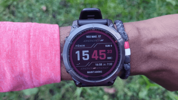 ดีไซน์ทันสมัยของ Fenix 7 พร้อมหน้าจอสัมผัสและวัสดุทนทาน