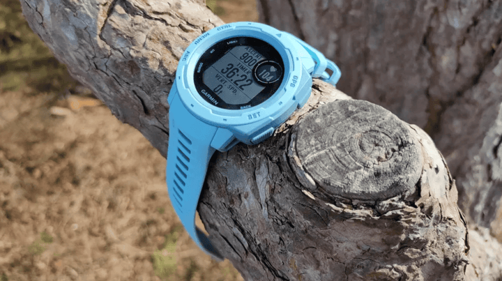 Instinct สมาร์ทวอทช์สำหรับกิจกรรมกลางแจ้ง พร้อมฟีเจอร์ GPS และการติดตามกิจกรรม