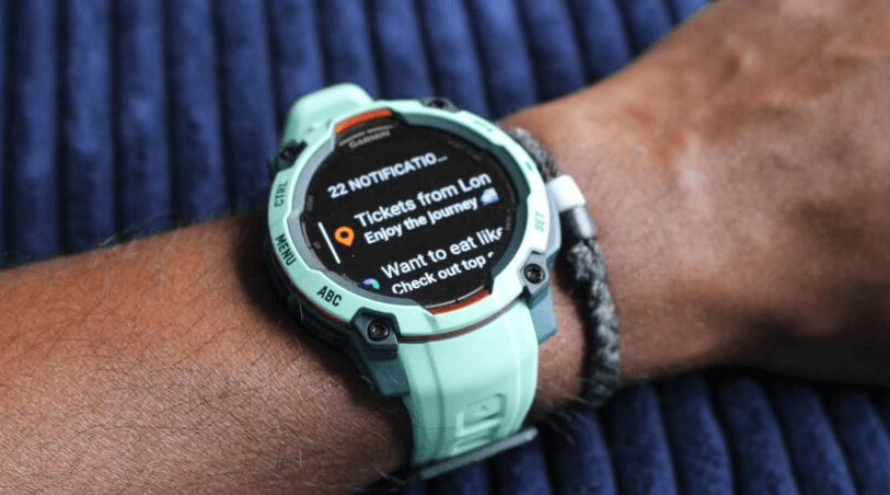 Instinct 3 รับการแจ้งเตือนจากสมาร์ตโฟน เช่น ข้อความ โทรศัพท์ และแอปต่าง ๆ ตลอดวัน