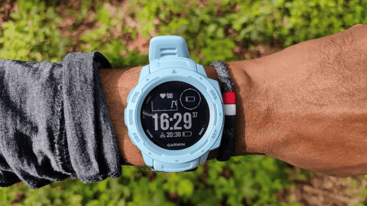 การวัดอัตราการเต้นของหัวใจจาก Instinct สมาร์ทวอทช์เพื่อสุขภาพและฟิตเนส