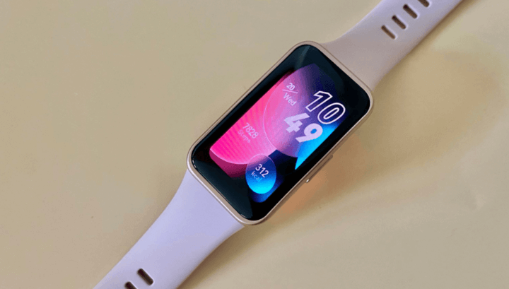 หน้าจอ AMOLED คมชัดให้สีสันสดใสและการแสดงผลที่ชัดเจนทุกมุมมอง