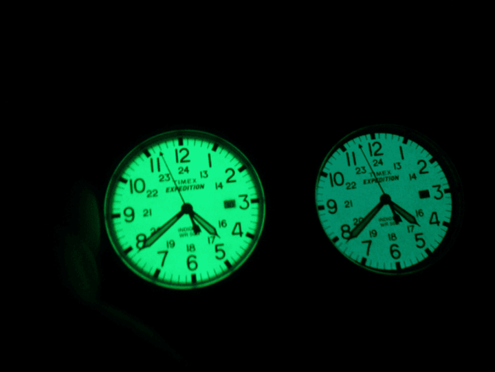 ฟังก์ชัน Indiglo ให้แสงไฟแบ็คไลท์สว่างและชัดเจนเพื่อการอ่านเวลาในที่มืดอย่างง่ายดาย