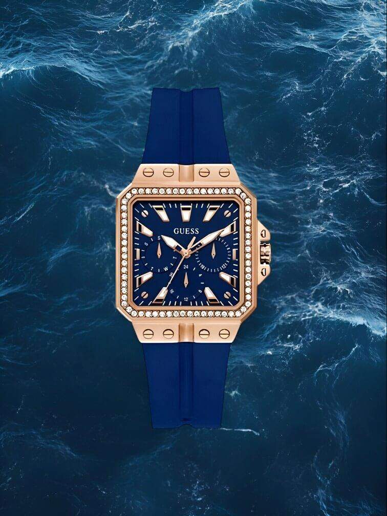 นาฬิกา Libra หน้าปัดสีน้ำเงินเข้ม ตัวเรือนสีทอง พร้อมเข็มและโครโนกราฟสามวง ดีไซน์พรีเมียม