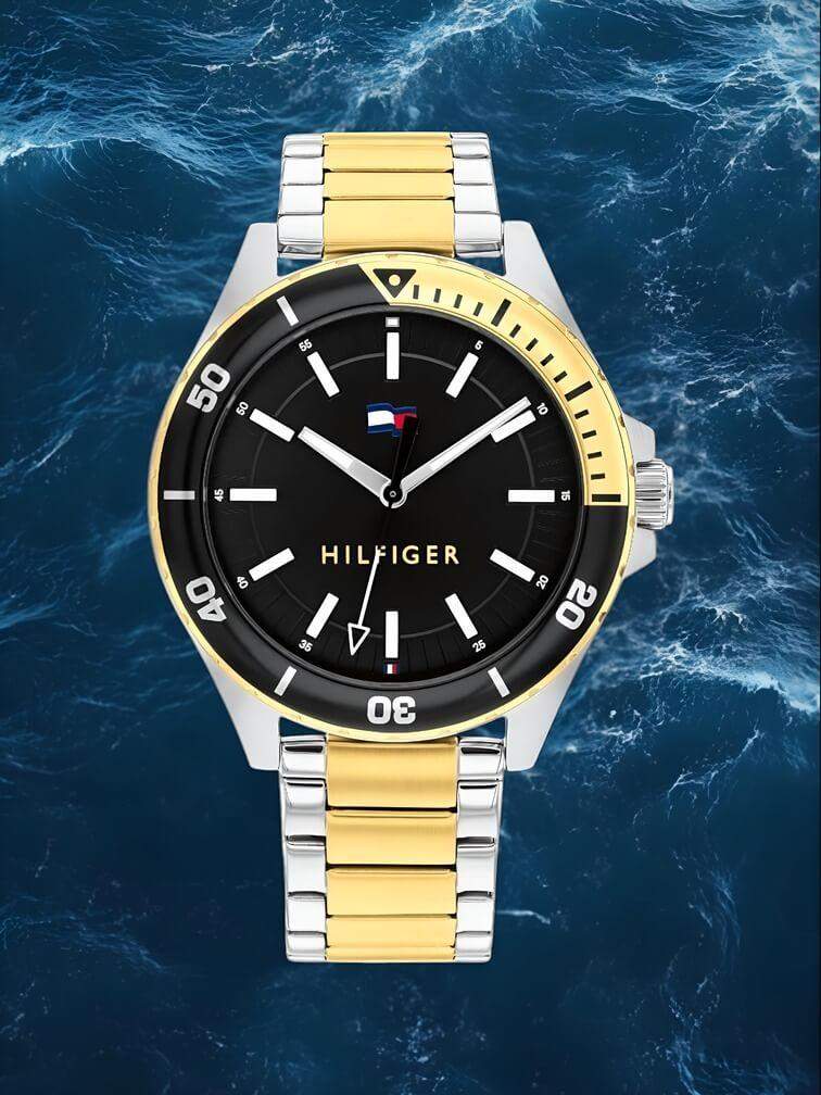 นาฬิกาสีทอง-เงินพร้อมหน้าปัดสีดำ