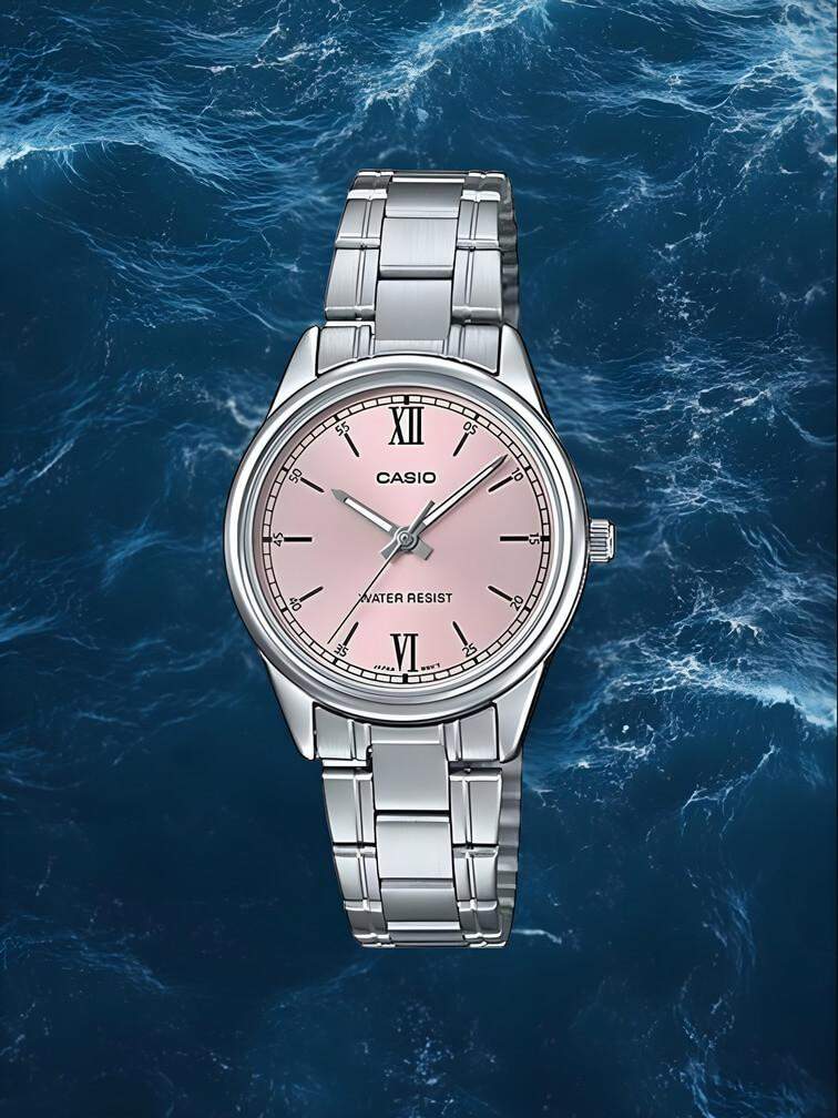 โมเดลสีเงินพร้อมหน้าปัดสีชมพู – การออกแบบที่มีความสง่างามผสมผสานกับสีสันอ่อนๆ สำหรับลุคที่ทันสมัยและไม่ตกยุค