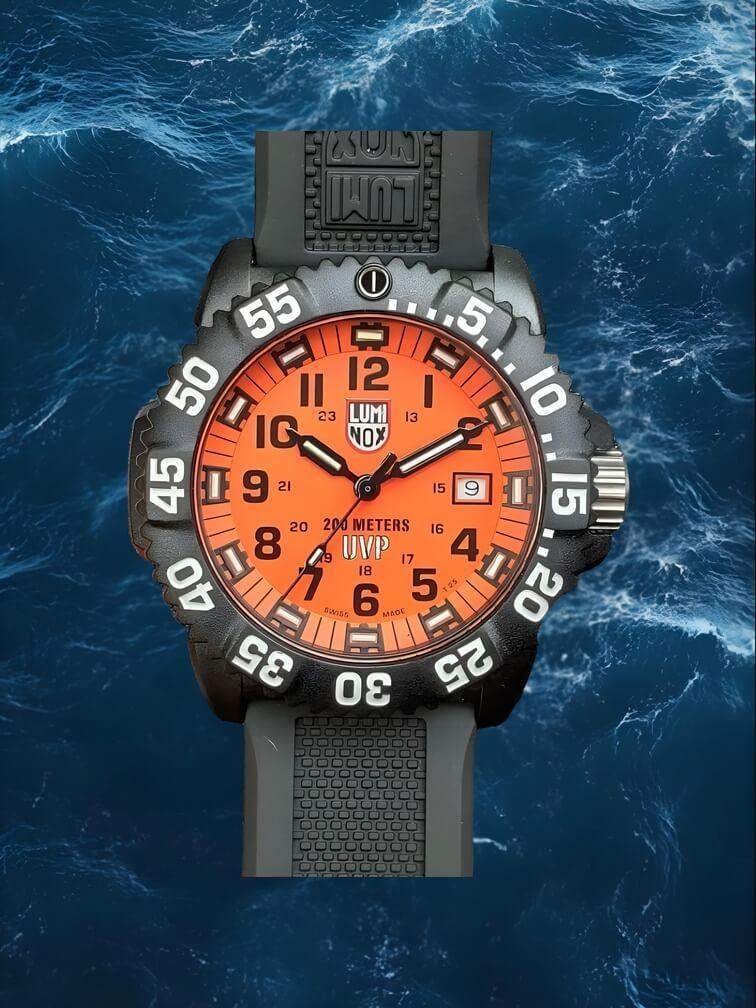 นาฬิกาแข็งแรงสีดำทั้งหมด พร้อมหน้าปัดสีส้ม โดดเด่นทนทาน เหมาะสำหรับกิจกรรมกลางแจ้งและการผจญภัย