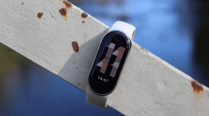 หน้าจอ AMOLED ขนาด 1.62 นิ้ว ให้ความคมชัด สีสันสดใส และการแสดงผลที่ชัดเจนในทุกสภาพแสง