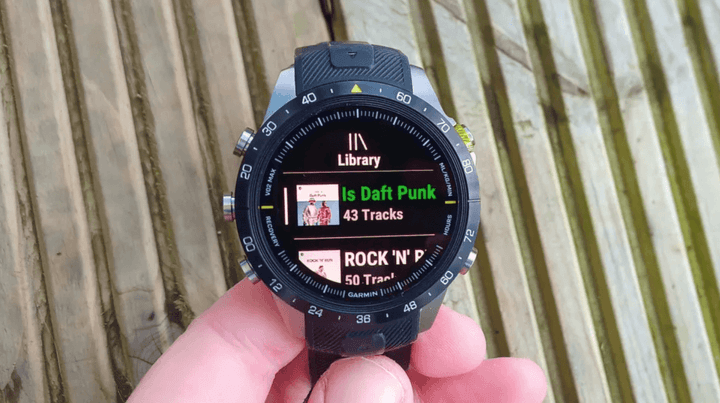 ห้องสมุดเพลงที่ให้คุณเข้าถึงเพลงโปรดและเล่นได้ทุกที่ผ่านการเชื่อมต่อแบบไร้สาย