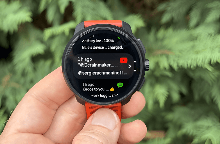 แสดงการแจ้งเตือน สายเรียกเข้า และข้อความจากสมาร์ตโฟนบนหน้าปัดนาฬิกา สำหรับการวิ่ง เทรล และกีฬาหลากหลายประเภท