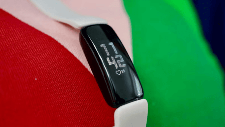 āļŦāļāđāļēāļāļ OLED āļāļĩāđāđāļŦāđāļ āļēāļāļāļĄāļāļąāļāđāļĨāļ°āļŠāļĩāļāļģāļĨāļķāļ āđāļŦāļĄāļēāļ°āļŠāļģāļŦāļĢāļąāļāļāļēāļĢāđāļāđāļāļēāļāļāļąāđāļāļāļĨāļēāļāļ§āļąāļāđāļĨāļ°āļāļĨāļēāļāļāļ·āļ