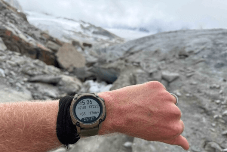 Coros Nomad กลางแจ้ง สวมใส่บนข้อมือ ดีไซน์ทนทานและสวยงาม พร้อมติดตามกิจกรรมและสุขภาพ