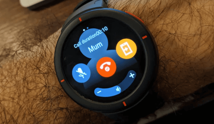 ฟังก์ชันการโทรสมาร์ทวอทช์ที่รองรับการรับและโทรออกผ่านนาฬิกา