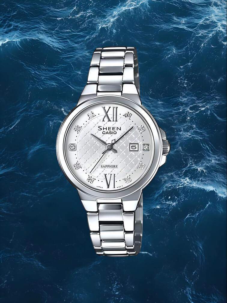 นาฬิกาสไตล์เรียบหรูทั้งตัวสีเงิน กรอบและสายโลหะล้วน สวยงามและทันสมัย