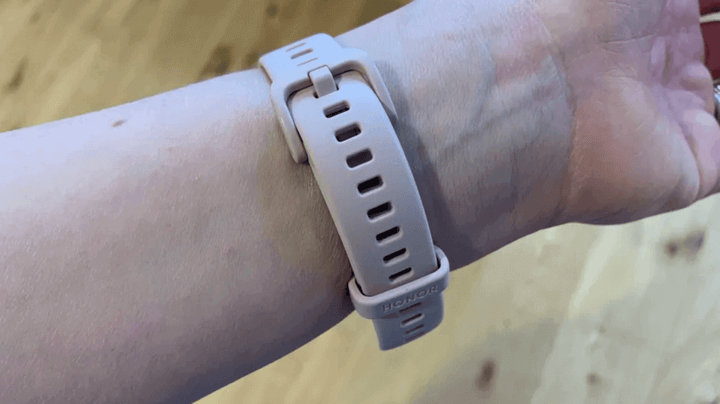 สายซิลิโคนให้ความสะดวกสบายและทนทาน