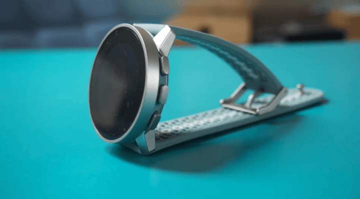 การออกแบบ 9 Peak สมาร์ตวอทช์สำหรับนักผจญภัย ดีไซน์บางเฉียบและทนทานพร้อมฟังก์ชันครบครัน