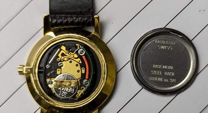 กลไกควอตซ์ในนาฬิกาสวิสจาก Movado