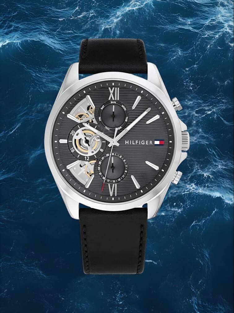 นาฬิกาสีดำทั้งหมดกับตัวเรือนเงิน