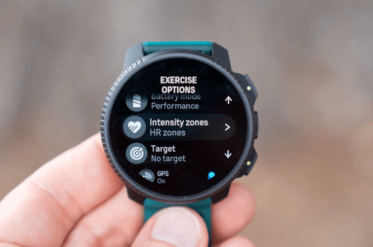 Vertical 2 แสดงระบบวัดการฝึกซ้อมขั้นสูง พร้อมติดตามสมรรถนะ การวิเคราะห์อัตราการเต้นหัวใจ และข้อมูลการฟื้นตัวสำหรับนักกีฬา