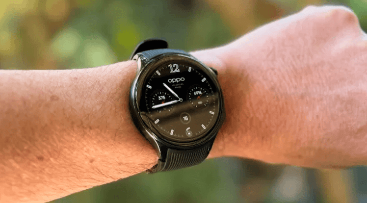 āļāļēāļĢāļāļāļāđāļāļāļŠāļļāļāļĨāđāļģāļāļāļ Watch X āļāļĩāđāļĄāļĩāļŦāļāđāļēāļāļ AMOLED āļāļāļēāļāđāļŦāļāđ āļāļĩāđāļāļāđāļŠāļ§āļĒāļāļēāļĄāđāļĨāļ°āļāļąāļāļŠāļĄāļąāļĒ āđāļŦāļĄāļēāļ°āļŠāļģāļŦāļĢāļąāļāļāļēāļĢāđāļāđāļāļēāļāļāļļāļāļ§āļąāļ