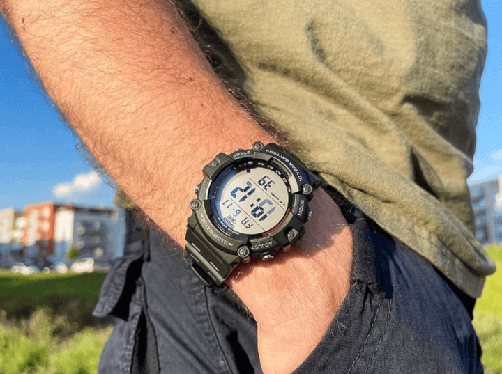 ชายสวมใส่ Illuminator รุ่นยอดนิยมสำหรับไลฟ์สไตล์ลุยๆ