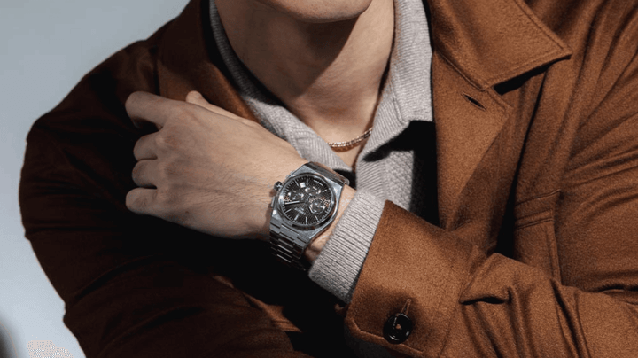 ชายสวมใส่ Tissot รุ่นหรูหรา