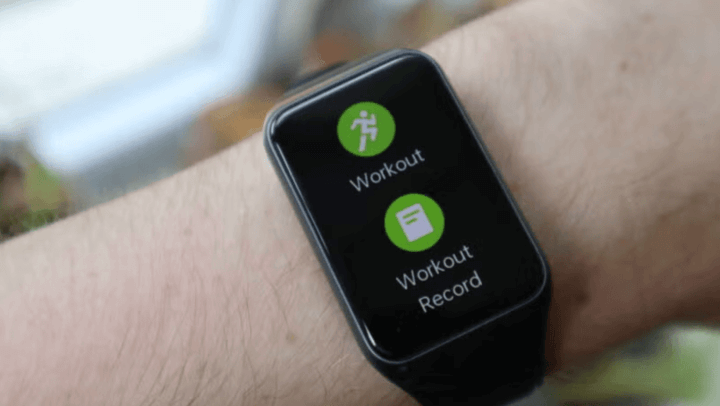 ฟีเจอร์การบันทึกการออกกำลังกายที่รองรับกว่า 100 โหมดการออกกำลังกายและติดตามการเคลื่อนไหวอย่างแม่นยำ